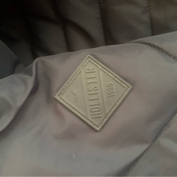 Hollister navy blue jacket in good condition - Picture 3 of 8